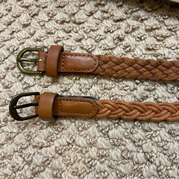 Lot of 6‎ Ladies Skinny Belts Various Styles Size Medium to Large - Picture 9 of 16